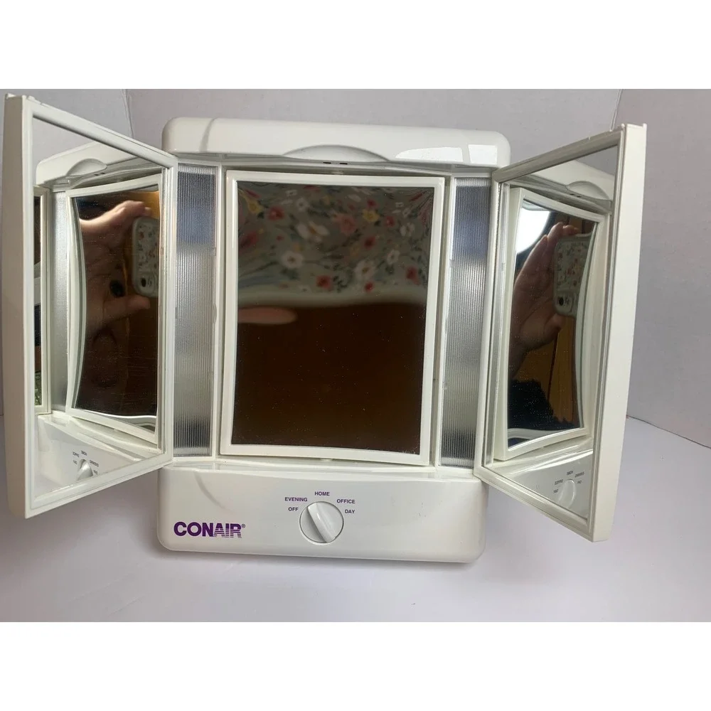 Vintage Illuminated Makeup Mirror Tri-Panel 4 Light Settings TM7L Magnifying 90s